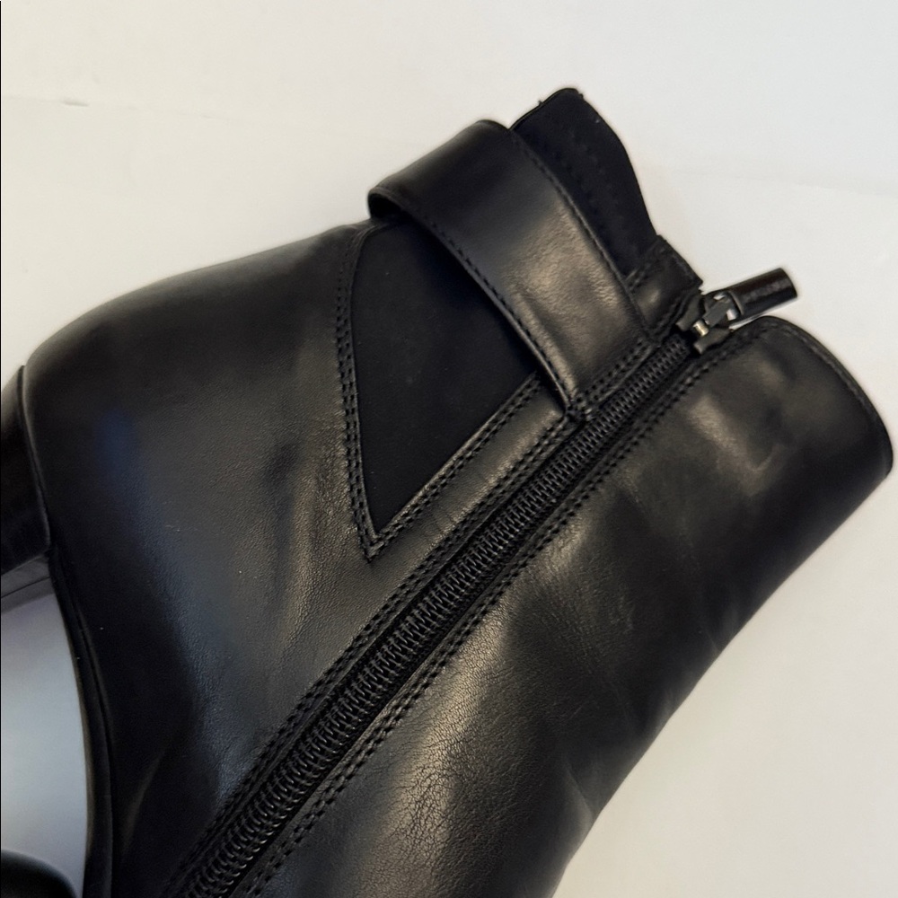 AQUATALIA Sleek Black Leather Heeled Boots - Picture 5 of 10